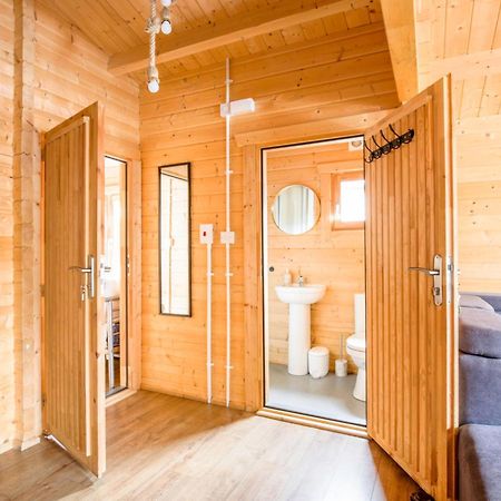 The Baltic Cabin - Cains Brewery Village Ліверпуль Екстер'єр фото