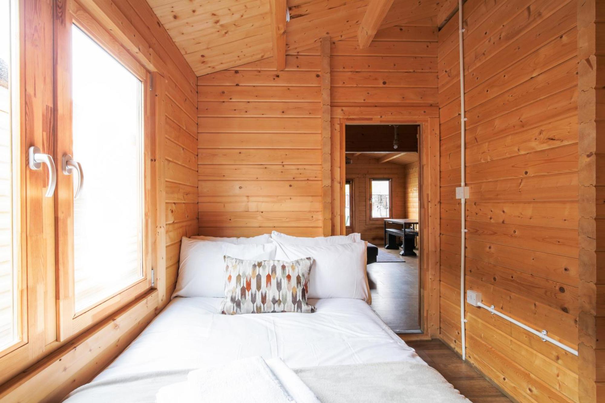 The Baltic Cabin - Cains Brewery Village Ліверпуль Екстер'єр фото